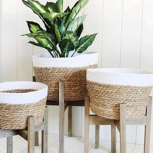 40cm planter basket on stand - BULK ITEM