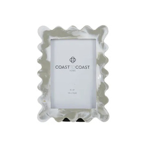 Ari Lucite Resin 4x6" Frame 13x19cm
